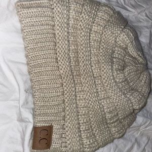 C.C tan brown beanie✨